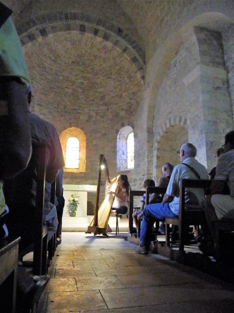 concert de harpe à Minerve le 31 août 2019